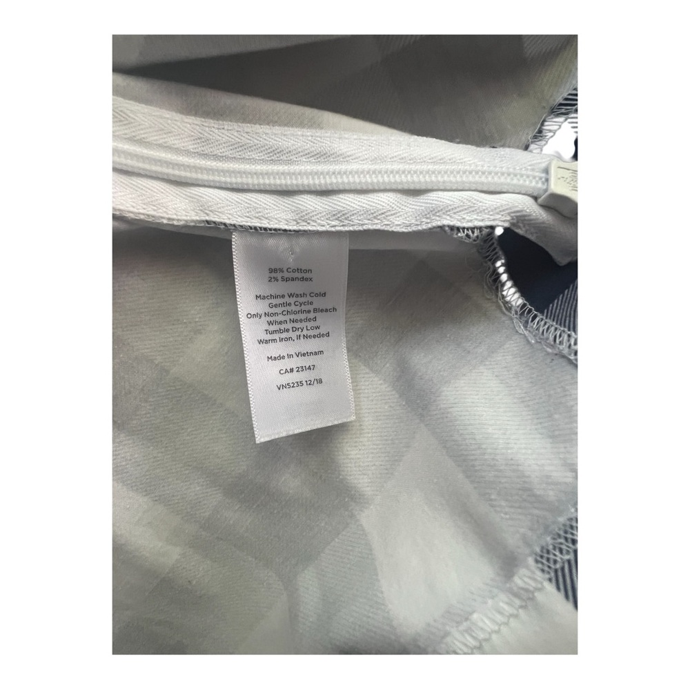 Talbots Plaid Sleeveless Side Zipper Back Button top. Size 8 - Picture 8 of 8